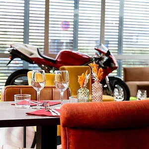 https://hotel-restaurant-les-genets.biarritzhotels.info
