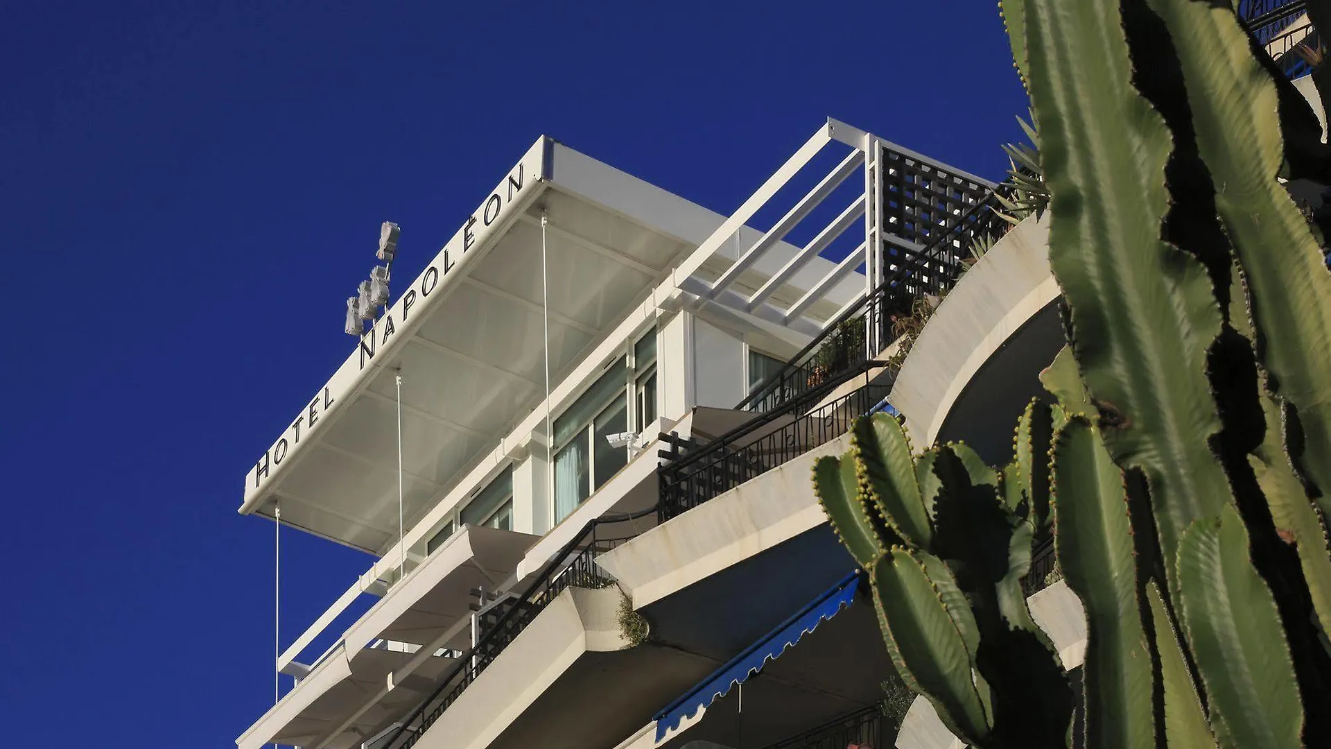 Hotel Napoleon Menton 4*,