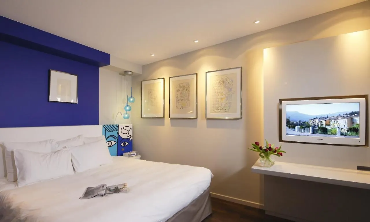 Hotel Napoleon Menton 4*,  France